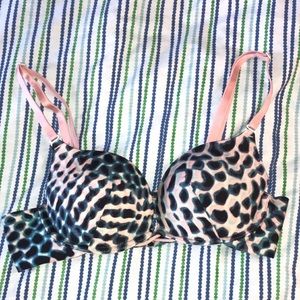 Cosmopolitan bra size 34A